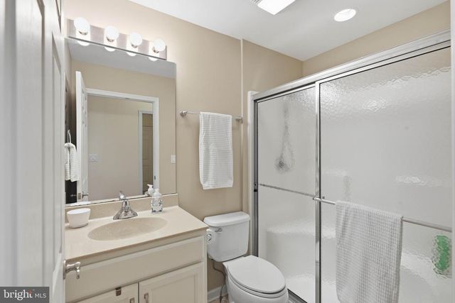1063 PRESIDENTS DR, Lititz, PA 17543