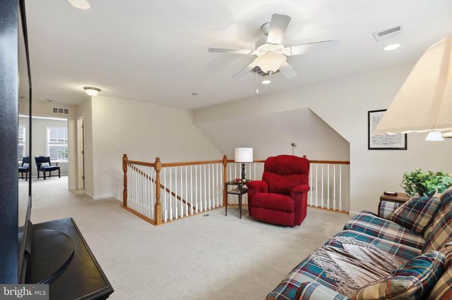 1063 PRESIDENTS DR, Lititz, PA 17543