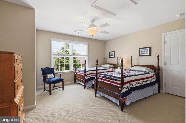 1063 PRESIDENTS DR, Lititz, PA 17543