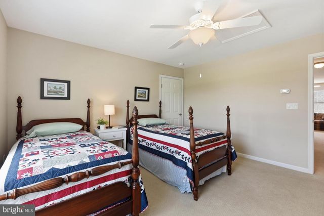 1063 PRESIDENTS DR, Lititz, PA 17543