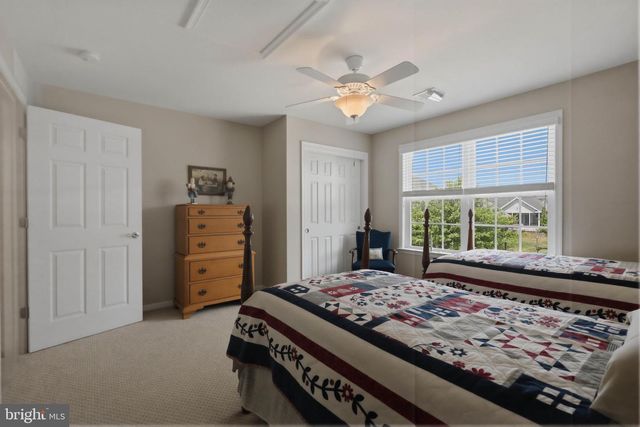 1063 PRESIDENTS DR, Lititz, PA 17543