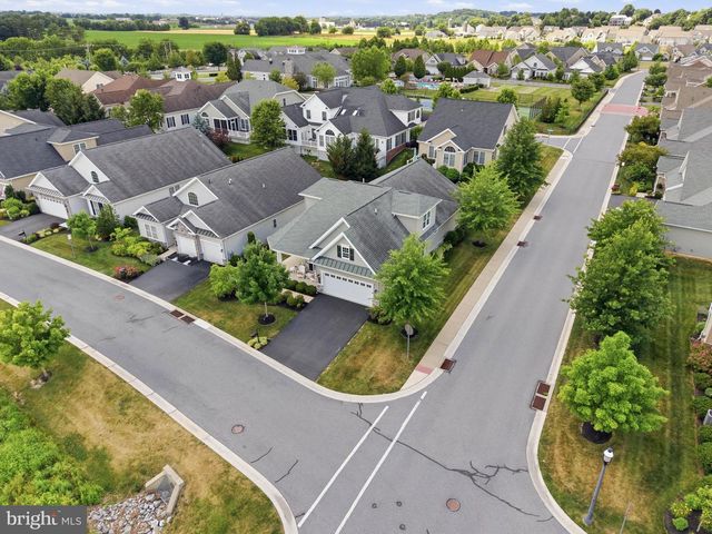 1063 PRESIDENTS DR, Lititz, PA 17543