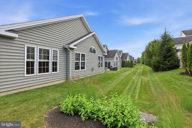 1063 PRESIDENTS DR, Lititz, PA 17543