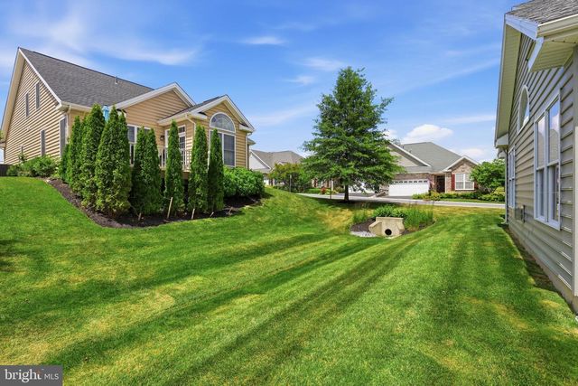 1063 PRESIDENTS DR, Lititz, PA 17543