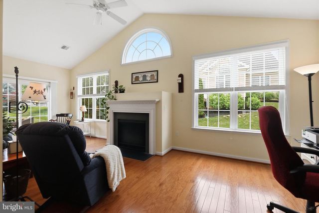 1063 PRESIDENTS DR, Lititz, PA 17543