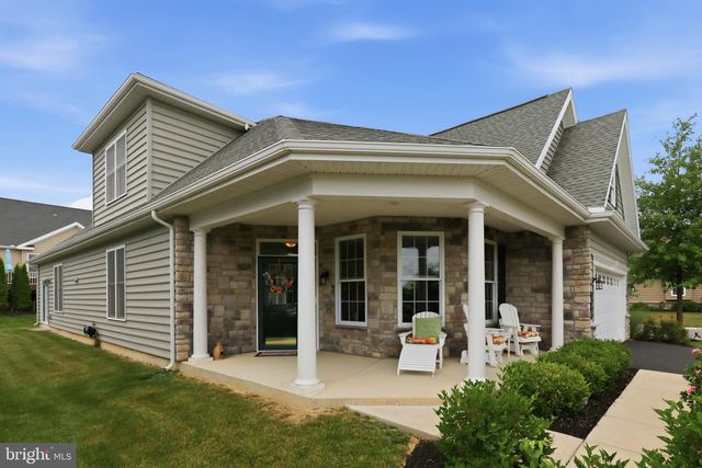1063 PRESIDENTS DR, Lititz, PA 17543