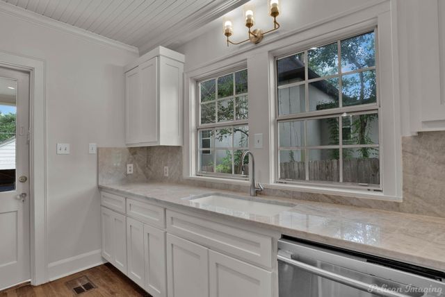 571 Oneonta Street, Shreveport, LA 71106