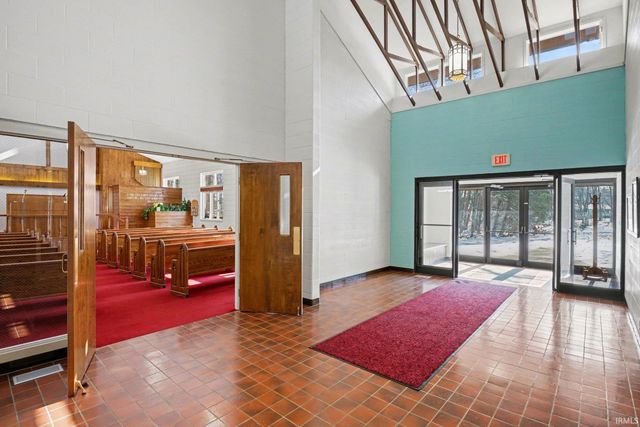 2913 E Bristol St. Street, Elkhart, IN 46514