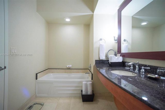 18001 Collins Ave 2711, Sunny Isles Beach, FL 33160