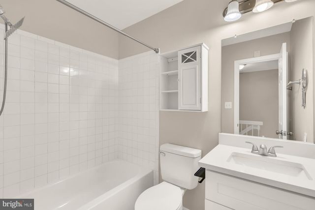 2810 CAMBRIDGE DR, Woodbridge, VA 22192