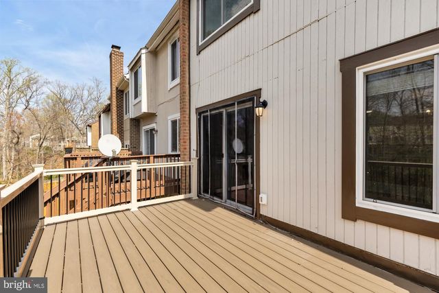 2810 CAMBRIDGE DR, Woodbridge, VA 22192