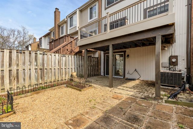 2810 CAMBRIDGE DR, Woodbridge, VA 22192