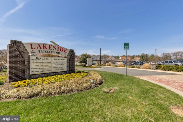 2810 CAMBRIDGE DR, Woodbridge, VA 22192