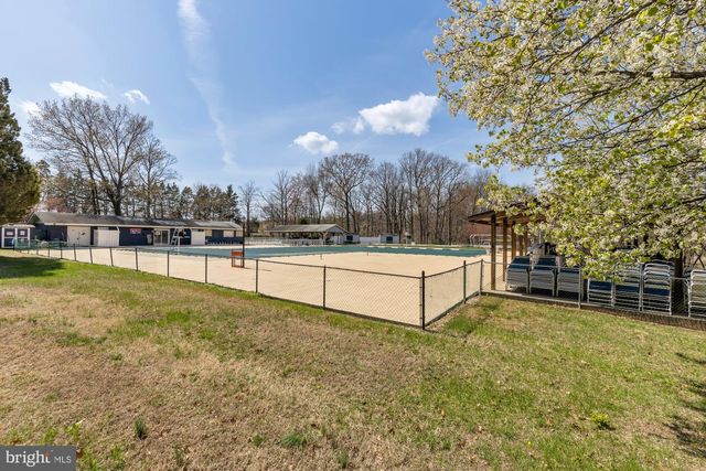 2810 CAMBRIDGE DR, Woodbridge, VA 22192