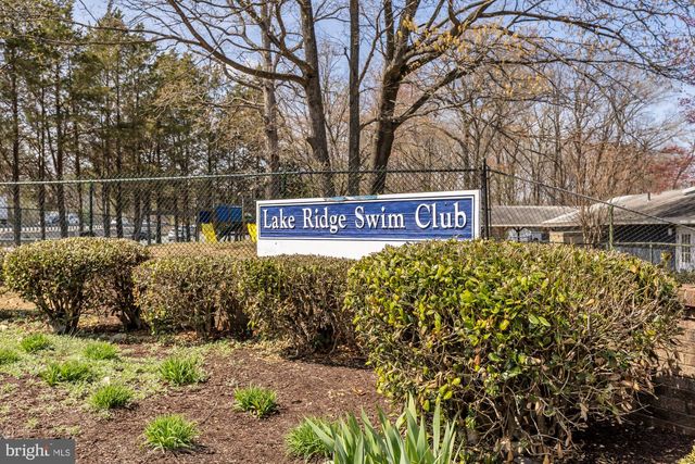 2810 CAMBRIDGE DR, Woodbridge, VA 22192