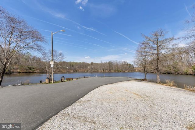 2810 CAMBRIDGE DR, Woodbridge, VA 22192