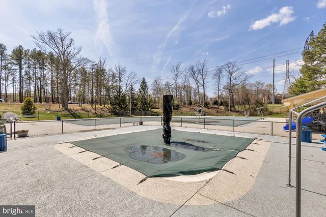 2810 CAMBRIDGE DR, Woodbridge, VA 22192