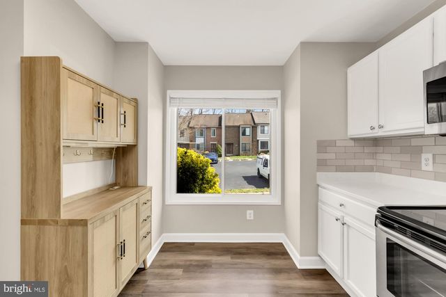 2810 CAMBRIDGE DR, Woodbridge, VA 22192