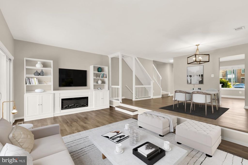 2810 CAMBRIDGE DR, Woodbridge, VA 22192