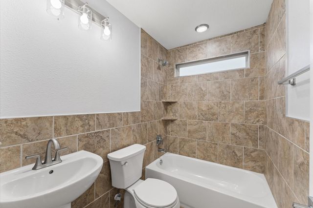 8221 Brockton Street, Houston, TX 77017