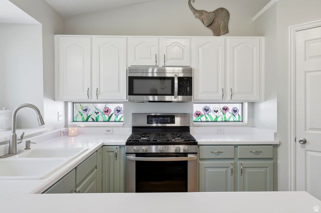 1088 E 1500 N, Layton, UT 84040