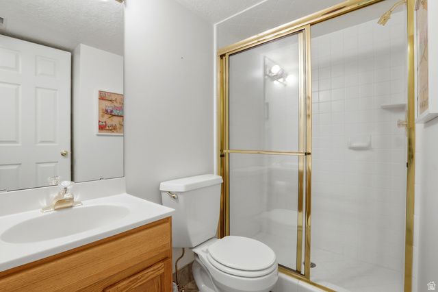 1088 E 1500 N, Layton, UT 84040