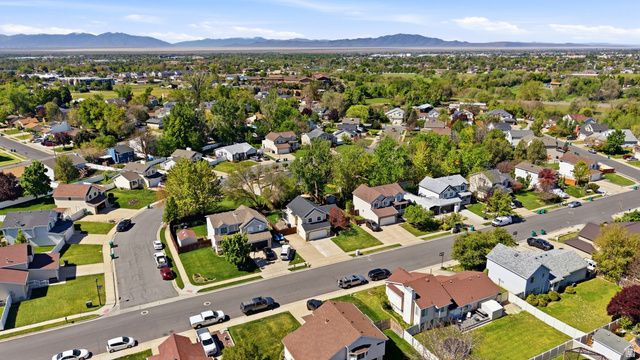 1088 E 1500 N, Layton, UT 84040