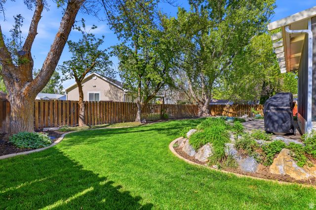 1088 E 1500 N, Layton, UT 84040