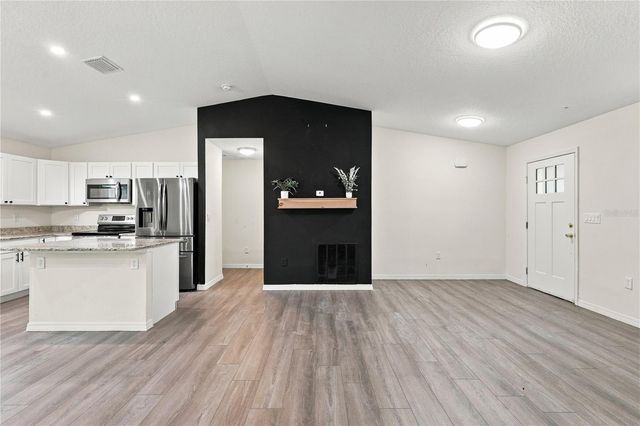 231 CHESTNUT AVENUE, Orange City, FL 32763