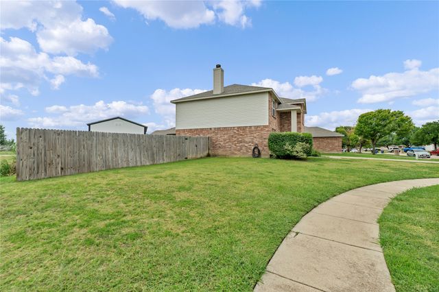 1301 Erin Court, Burleson, TX 76028