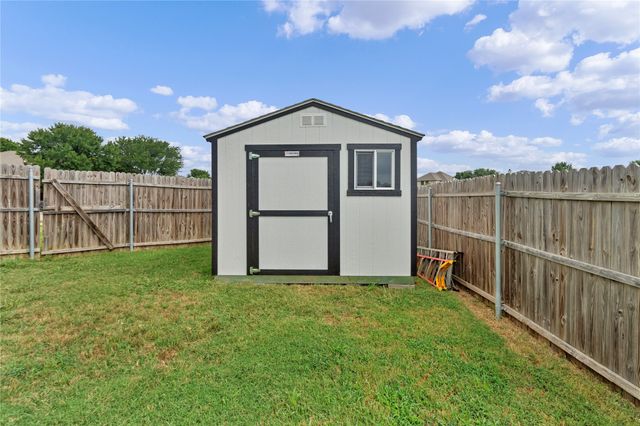 1301 Erin Court, Burleson, TX 76028