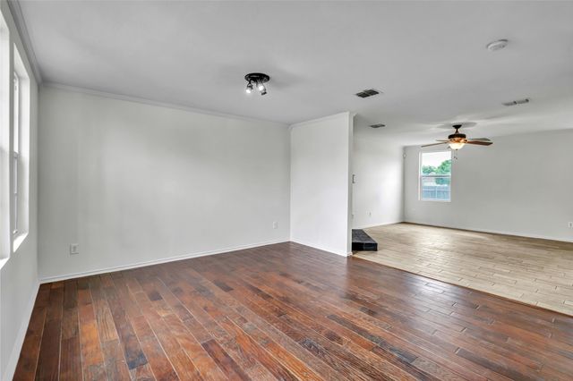 1301 Erin Court, Burleson, TX 76028