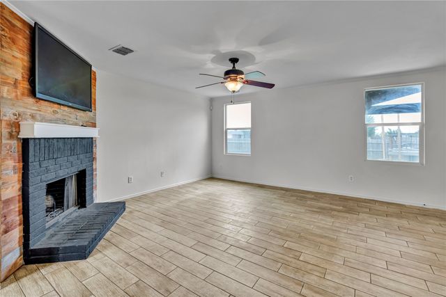 1301 Erin Court, Burleson, TX 76028