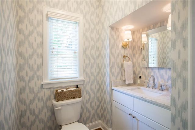 3 E 68th Terrace, Kansas City, MO 64113