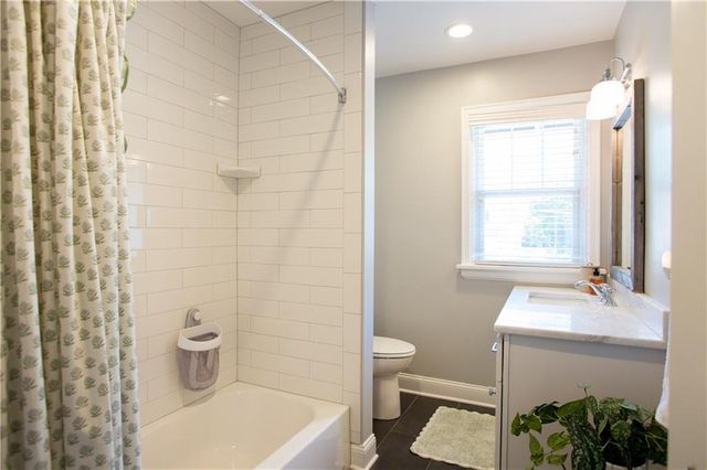 3 E 68th Terrace, Kansas City, MO 64113