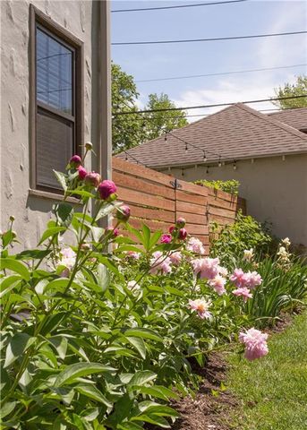 3 E 68th Terrace, Kansas City, MO 64113