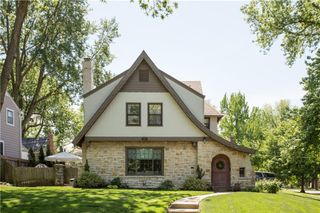 3 E 68th Terrace, Kansas City, MO 64113