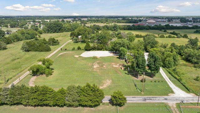 2015 N Okmulgee Avenue, Okmulgee, OK 74447