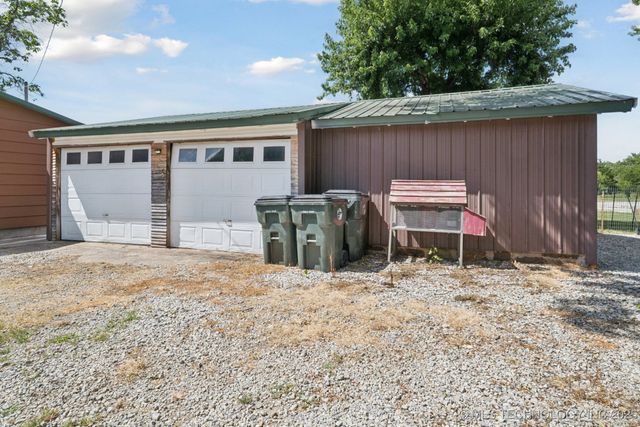 2015 N Okmulgee Avenue, Okmulgee, OK 74447