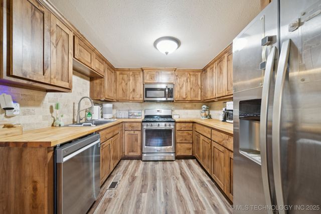 2015 N Okmulgee Avenue, Okmulgee, OK 74447