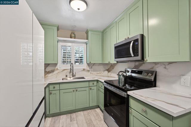 1984 Ascot Dr C, Moraga, CA 94556