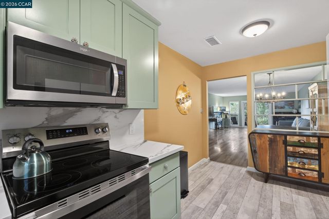 1984 Ascot Dr C, Moraga, CA 94556