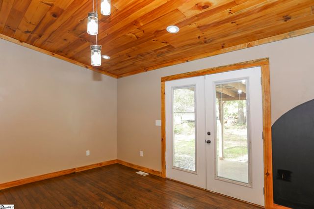 112 Aiken Street, Central, SC 29630