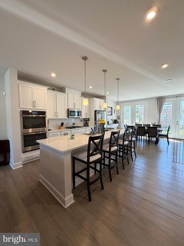10802 FOXTROT CIR, Upper Marlboro, MD 20772