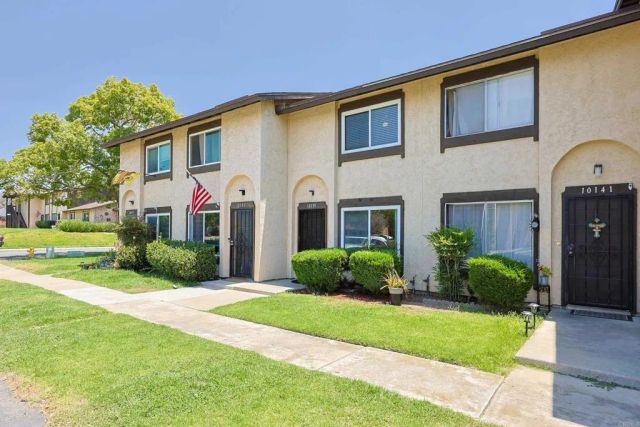 10139 Carefree Dr, Santee, CA 92071