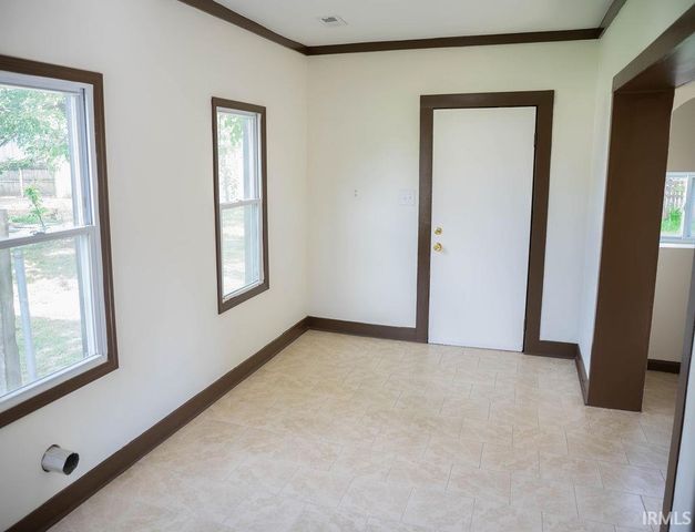 1112 W Iowa Street, Evansville, IN 47711