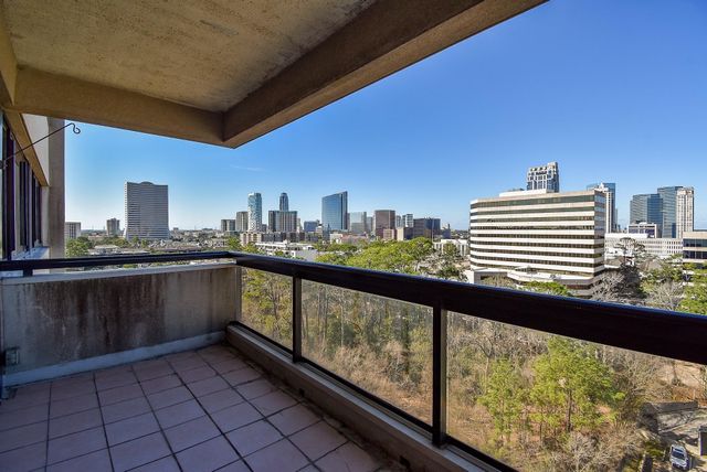 49 Briar Hollow Lane 406, Houston, TX 77027