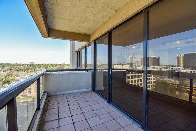 49 Briar Hollow Lane 406, Houston, TX 77027