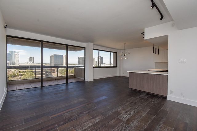 49 Briar Hollow Lane 406, Houston, TX 77027