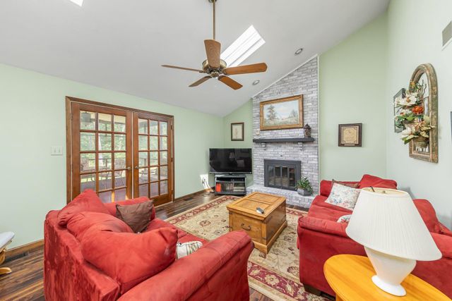 75 LAKESHORE DR, Hammonton, NJ 08037